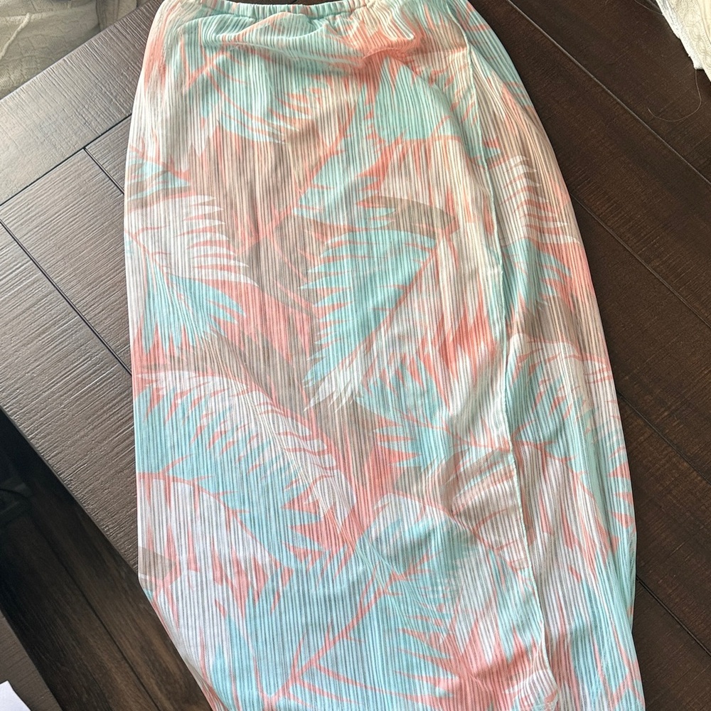 Swimsuit with coverup skirt Size XS - Picture 4 of 4